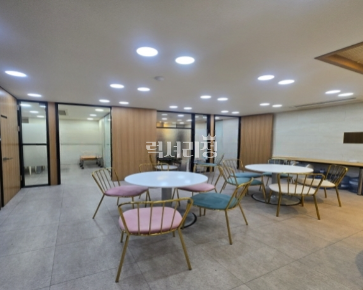 서울 강남구 대치동 889-51 (본느빌딩) [전용35평]단기사무실임대, 룸3개, 강의가능 넓은 업무홀, 선릉초역세권 단기임대 매물번호 10193 사진 1