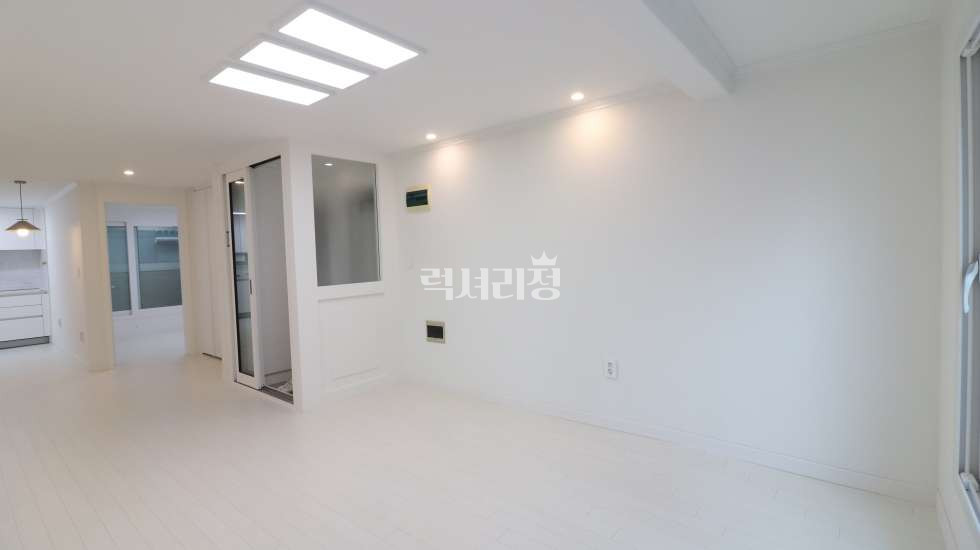 서울 강남구 대치동 906-10 [빌라/전세] 대치동 전용22p, 3룸, 욕실2개, 특올수리, 엘베있음, 선릉역세군 전세 매물번호 10118 사진 1