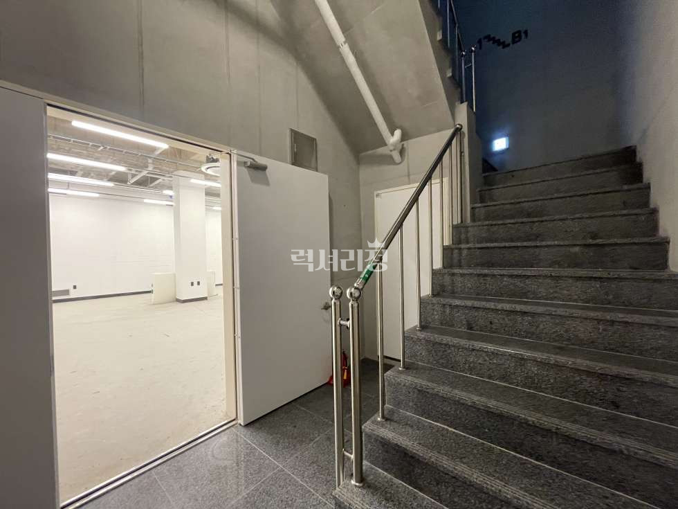 서울 강남구 대치동 대형, 층고4..5m, 신축 지하1층 , 선릉역도보4뷴, 월세 매물번호 10060 사진 7