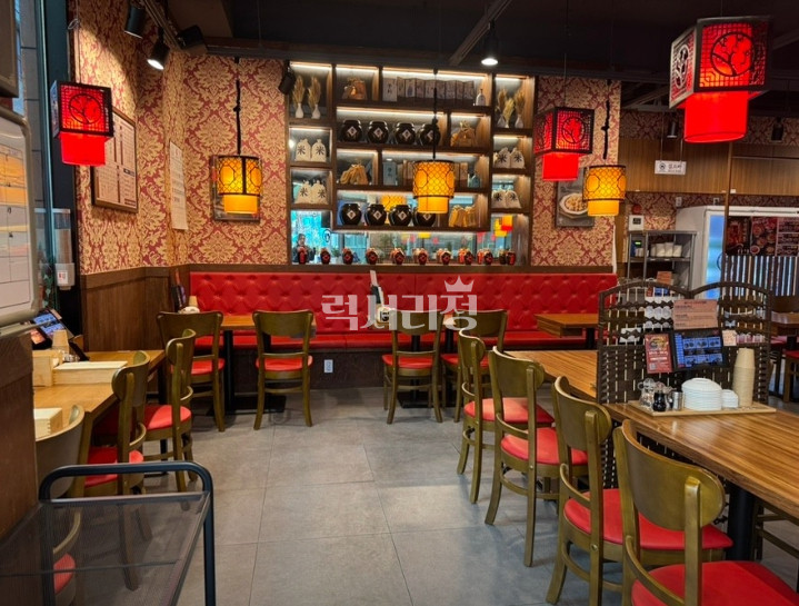 서울 강남구 역삼동 [1층상가/임대] 전용44평, 역삼역 메인먹자 1층 코너 대박자리 월세 매물번호 10082 사진 2