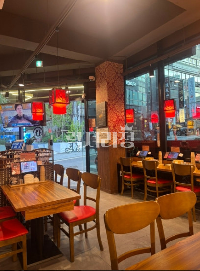 서울 강남구 역삼동 [1층상가/임대] 전용44평, 역삼역 메인먹자 1층 코너 대박자리 월세 매물번호 10082 사진 4