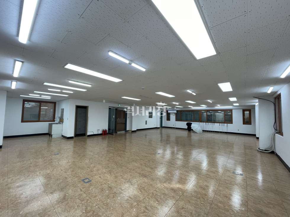 서울 강남구 대치동 [42평] 가성비추천, 학원인가됨, 단독층, 주차편리, 선릉역세권 월세 매물번호 10143 사진 1